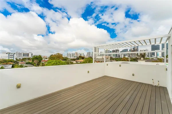 $6,500 | 721 Southwest 11th Street, Unit B, Miami, FL 33129