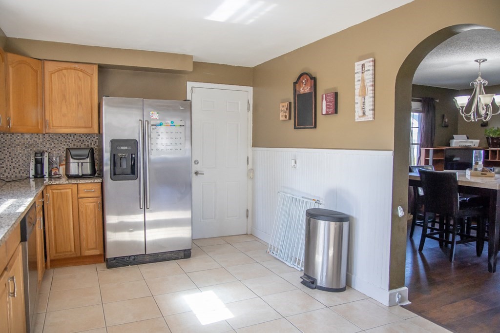 54 Upland Street Springfield, MA 01104 - Photo 12 of 30