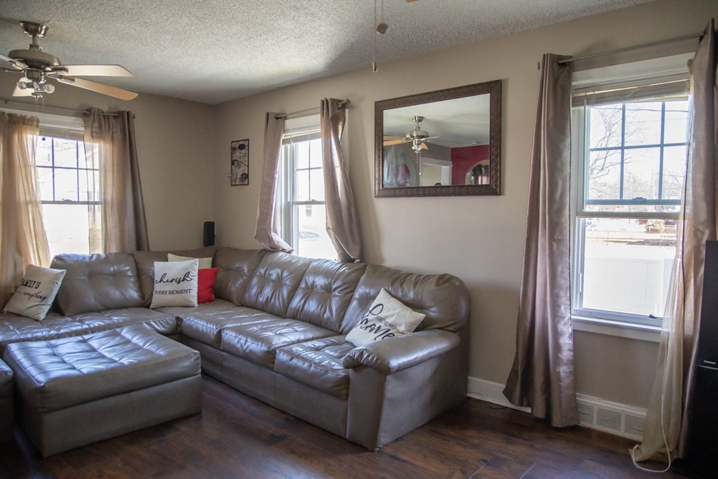 54 Upland Street Springfield, MA 01104 - Photo 6 of 30