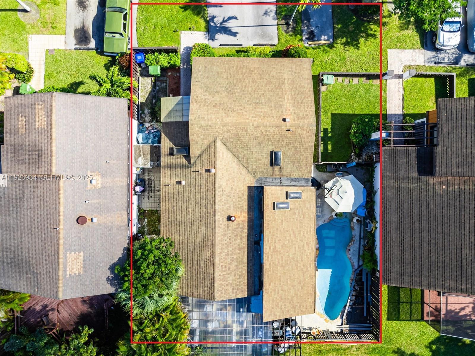 1420 West Sandpiper Circle, Unit 1420 Pembroke Pines, FL 33026 - Photo 35 of 38 an aerial view of a house with a swimming pool