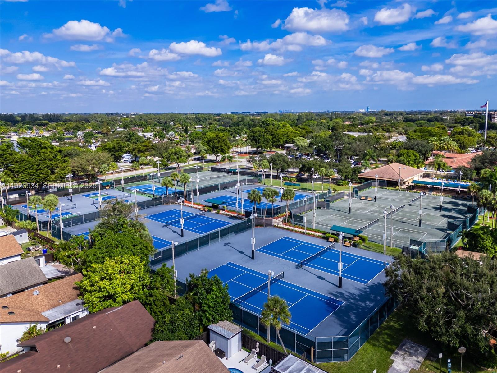 1420 West Sandpiper Circle, Unit 1420 Pembroke Pines, FL 33026 - Photo 37 of 38 a view of a city from a terrace
