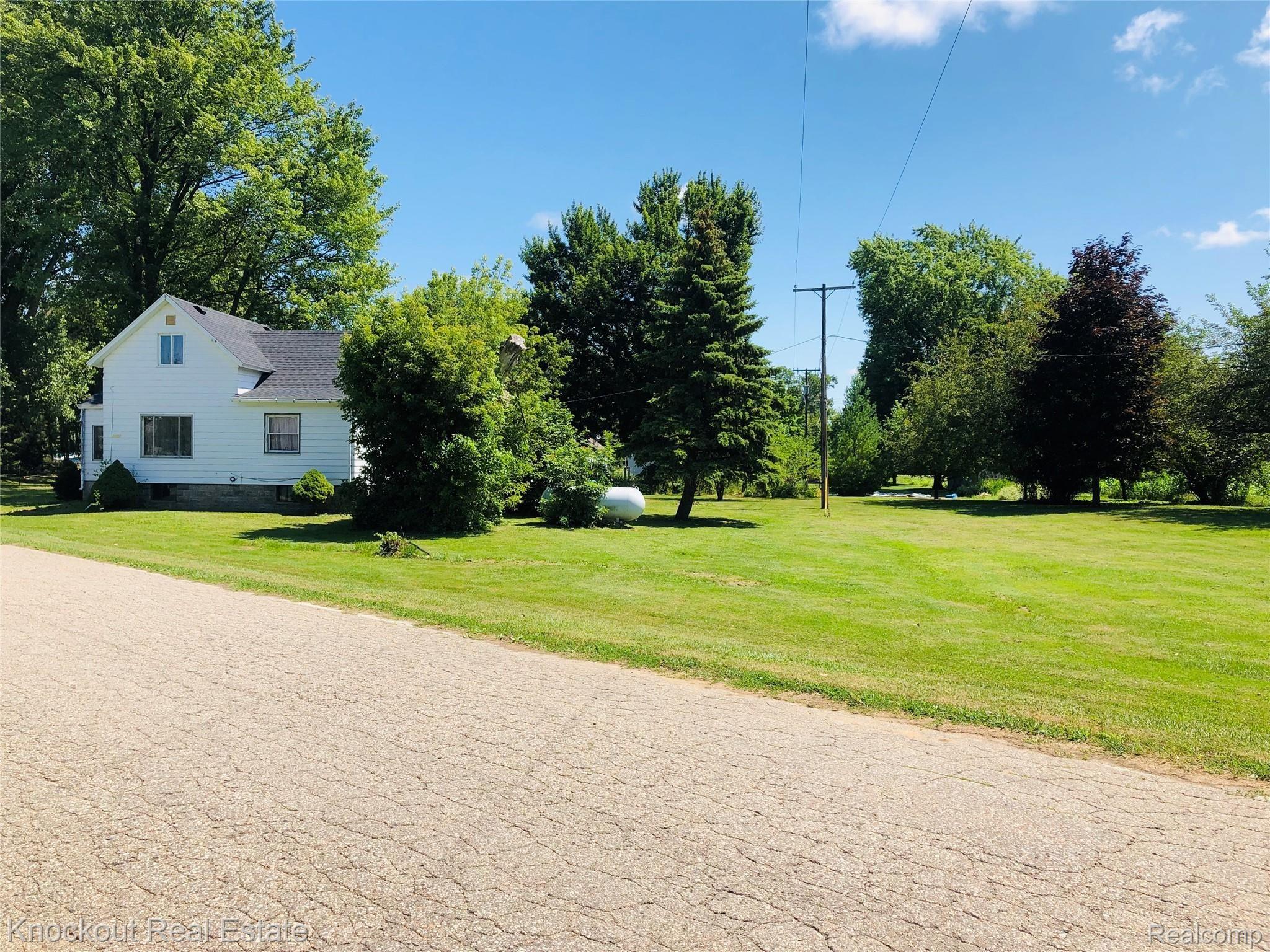 9029 Old State Road Fairgrove, MI 48733 - Photo 16 of 19 Photo Jul 31, 12 53 43 PM.jpg