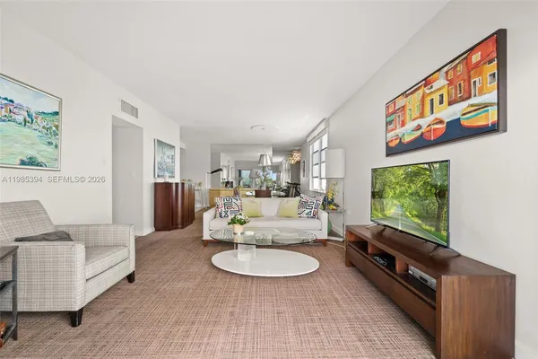 $5,600 | 3 Island Avenue, Unit 4I, Miami Beach, FL 33139