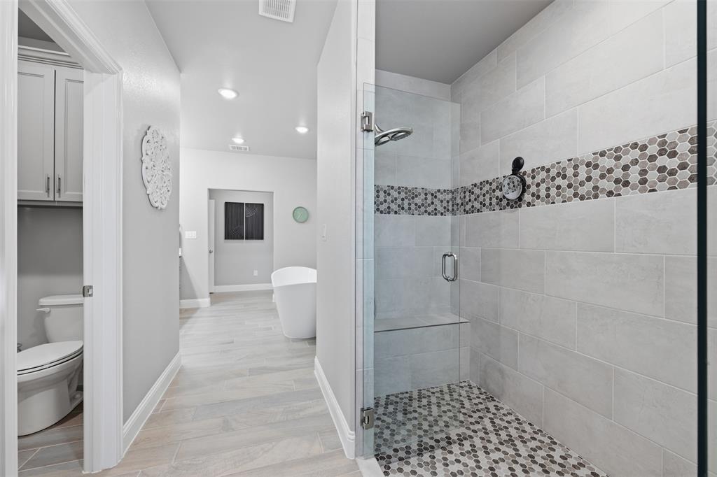 3036 Deer Path Weatherford, TX 76085 - Photo 21 of 35 a bathroom with a shower