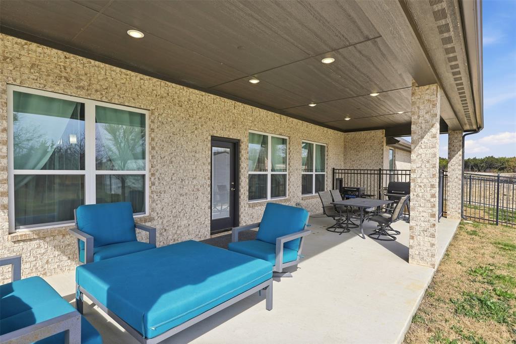 3036 Deer Path Weatherford, TX 76085 - Photo 28 of 35 a living room with furniture