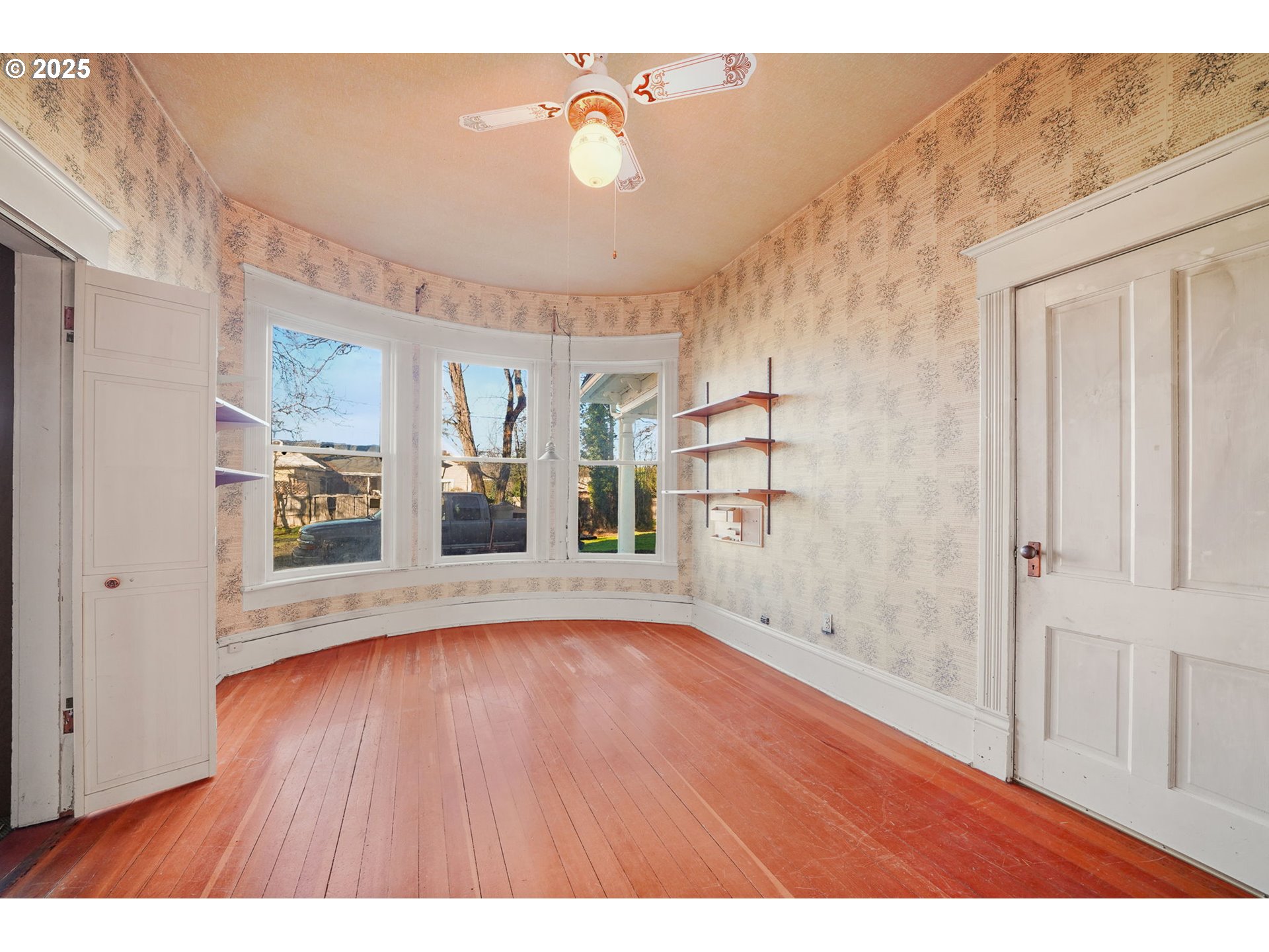 553 South River Road Cottage Grove, OR 97424 - Photo 11 of 42 Gallery Image 11