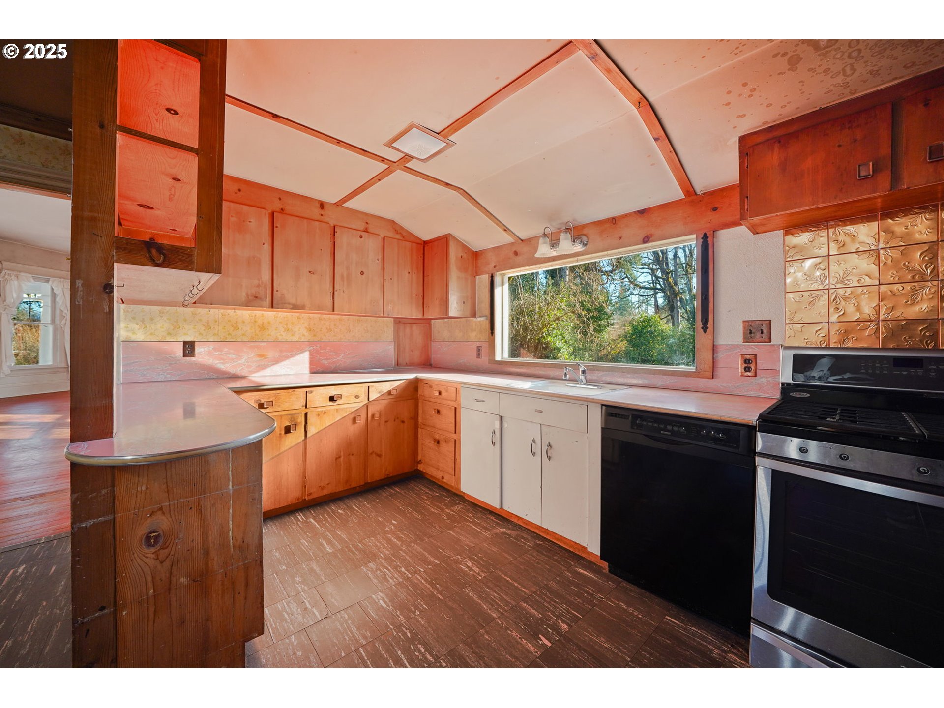 553 South River Road Cottage Grove, OR 97424 - Photo 16 of 42 Gallery Image 16
