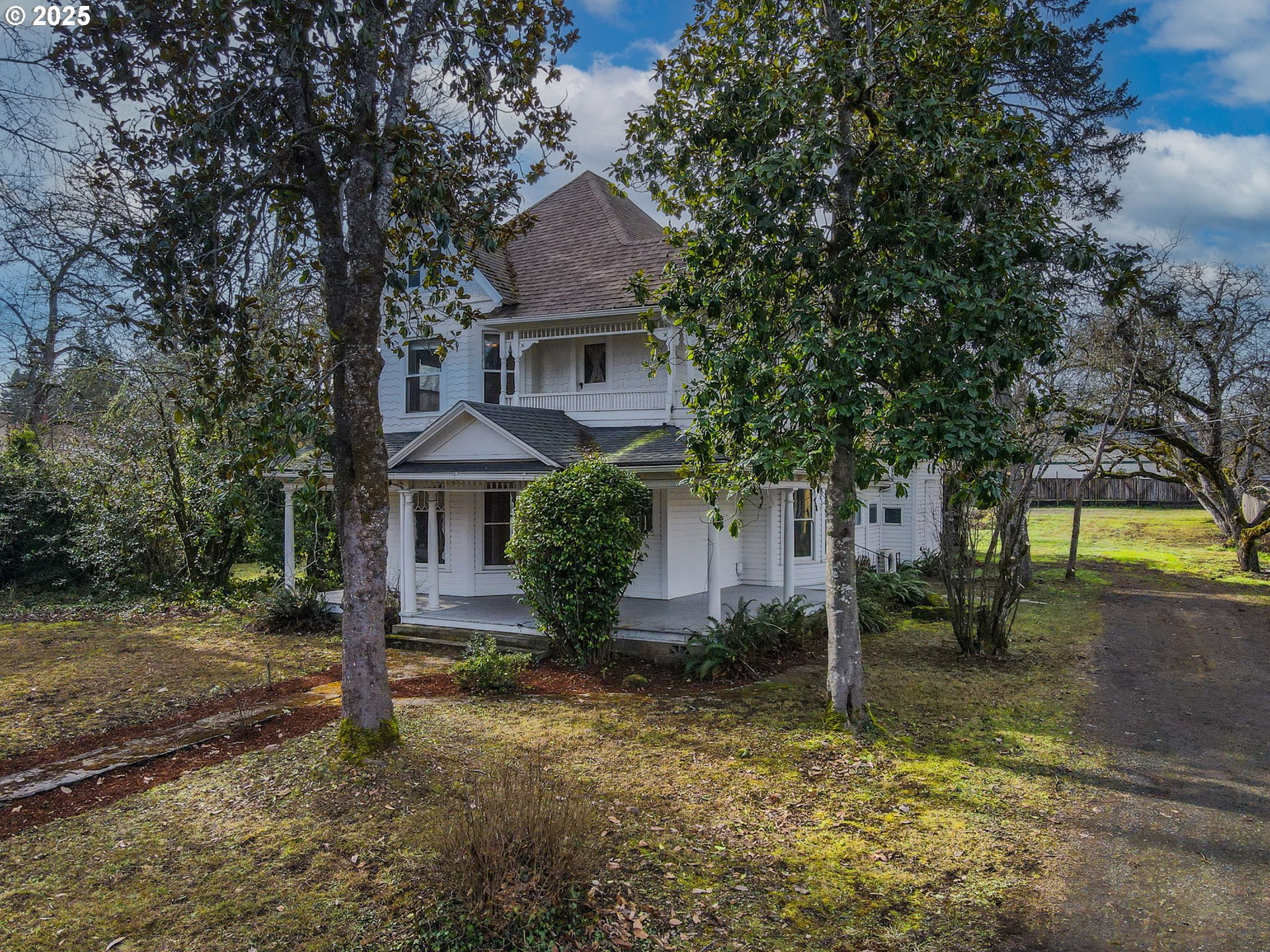553 South River Road Cottage Grove, OR 97424 - Photo 3 of 42 Gallery Image 3