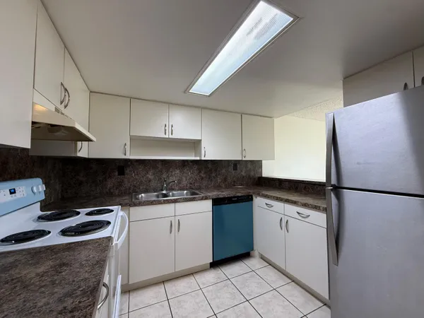$2,925 | 347 Gulfstream Road, Dania Beach, FL 33004