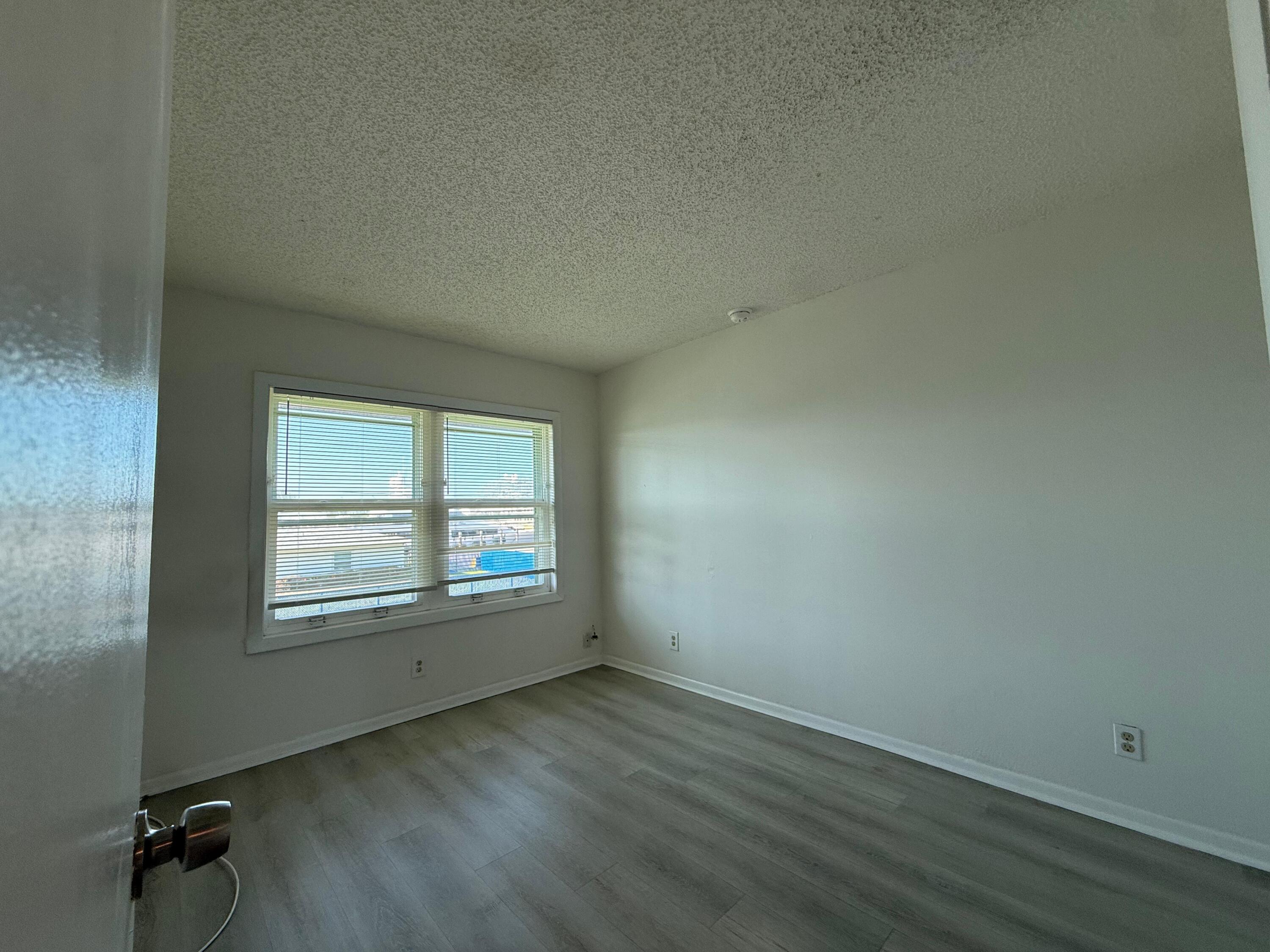 347 Gulfstream Road Dania Beach, FL 33004 - Photo 9 of 12 WhatsApp Image 2026-05-03 at 21.38.57 (9