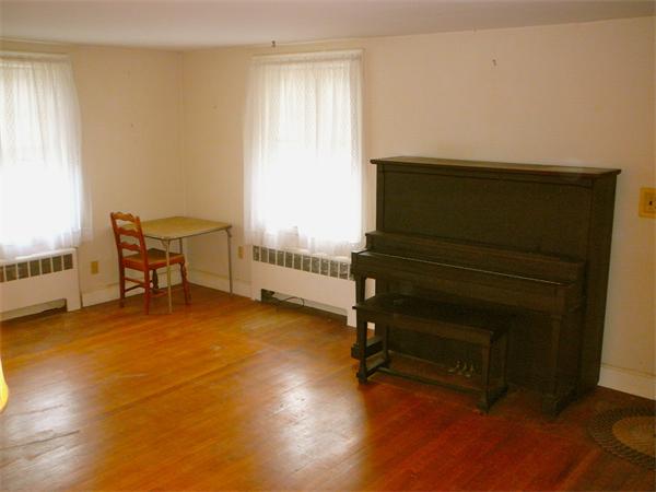 52 Taylor Road Acton, MA 01720 - Photo 7 of 16 Gallery Image 7
