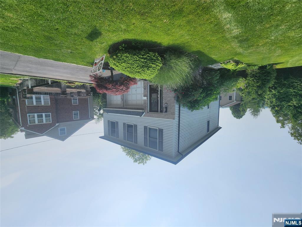 194 8th Street Cresskill, NJ 07626 - Photo 2 of 35