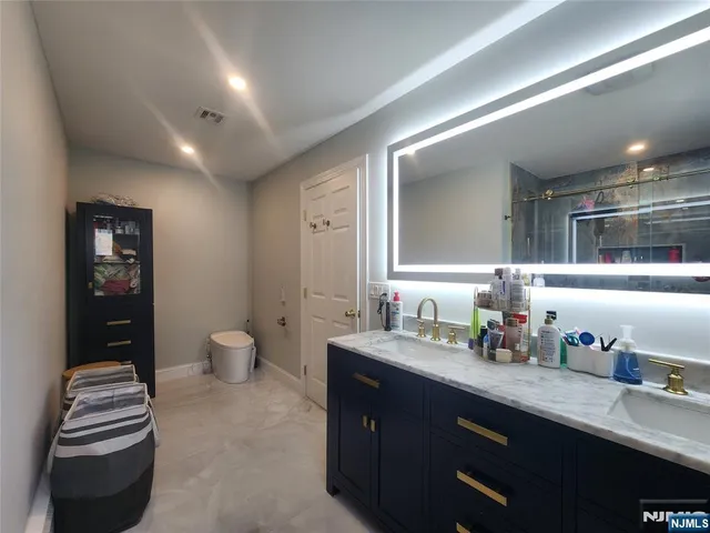 $6,800 | 194 8th Street, Cresskill, NJ 07626