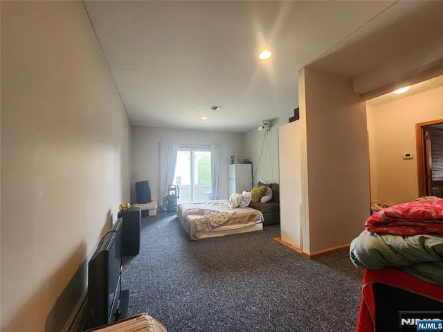 $6,800 | 194 8th Street, Cresskill, NJ 07626