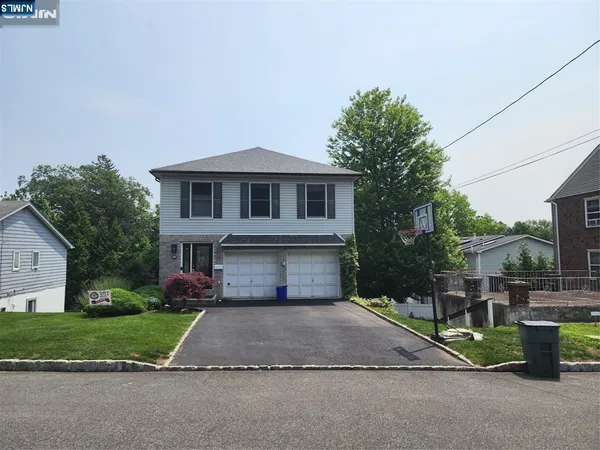 $6,800 | 194 8th Street, Cresskill, NJ 07626
