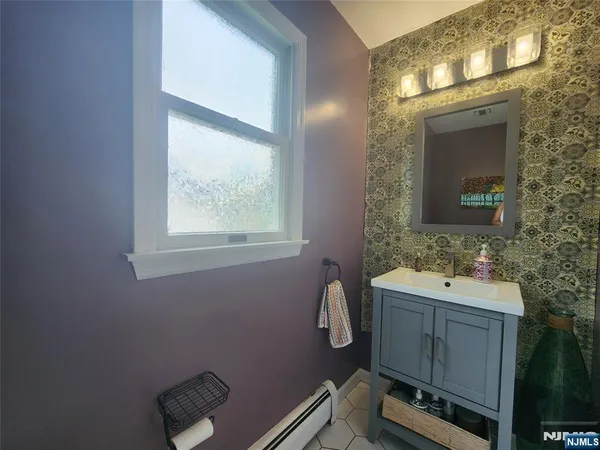 $6,800 | 194 8th Street, Cresskill, NJ 07626