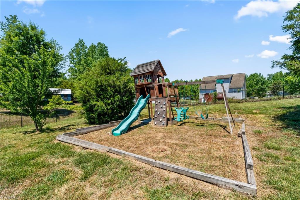 808 Arnold Road Lexington, NC 27295 - Photo 37 of 49