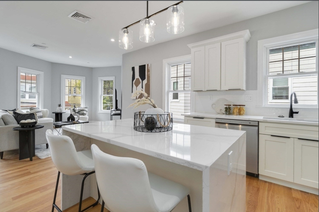 20 Alston Street, Unit 20 Somerville, MA 02143 - Photo 7 of 23