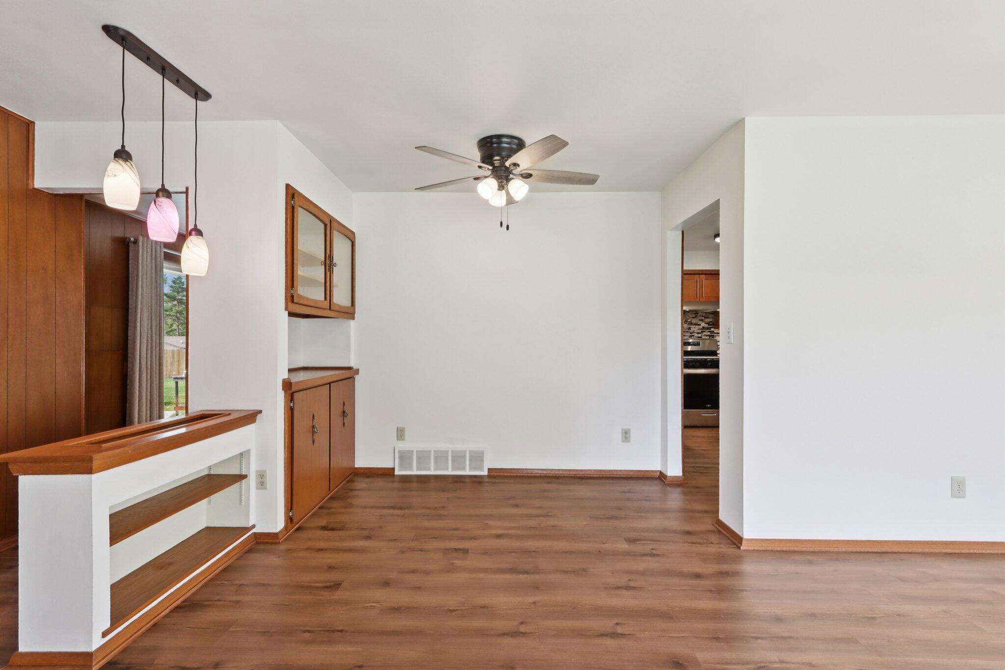 901 Anton Road Hartland, WI 53029 - Photo 10 of 48 Dining Area