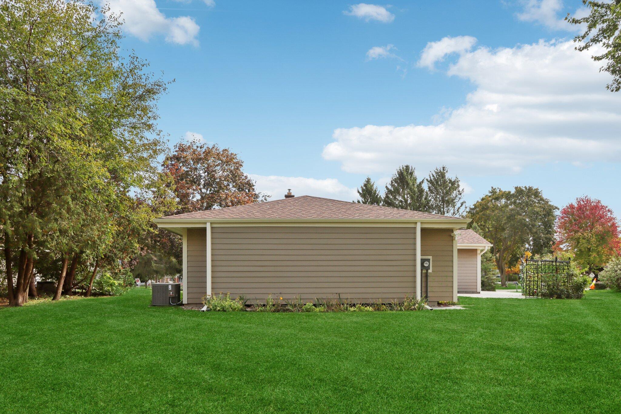 901 Anton Road Hartland, WI 53029 - Photo 39 of 48 Back of Home