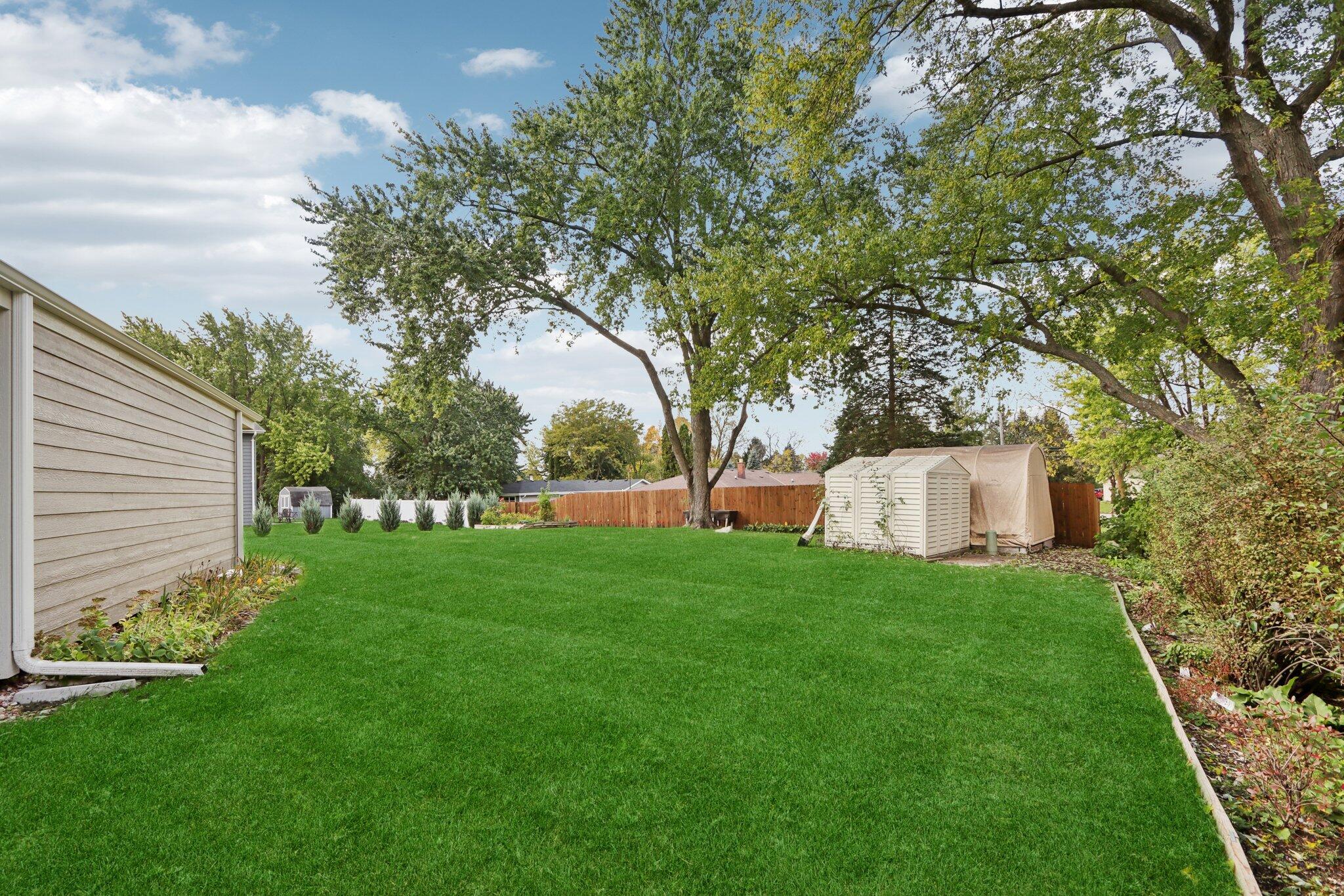 901 Anton Road Hartland, WI 53029 - Photo 41 of 48 Side Yard