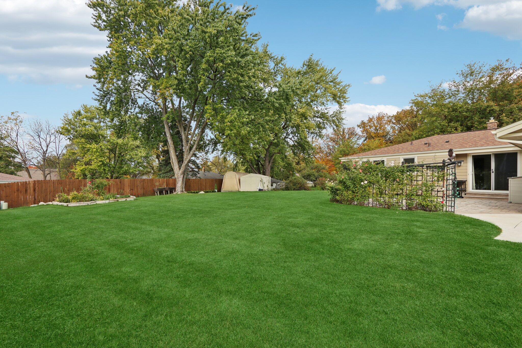 901 Anton Road Hartland, WI 53029 - Photo 42 of 48 Entertainment Ready Yard