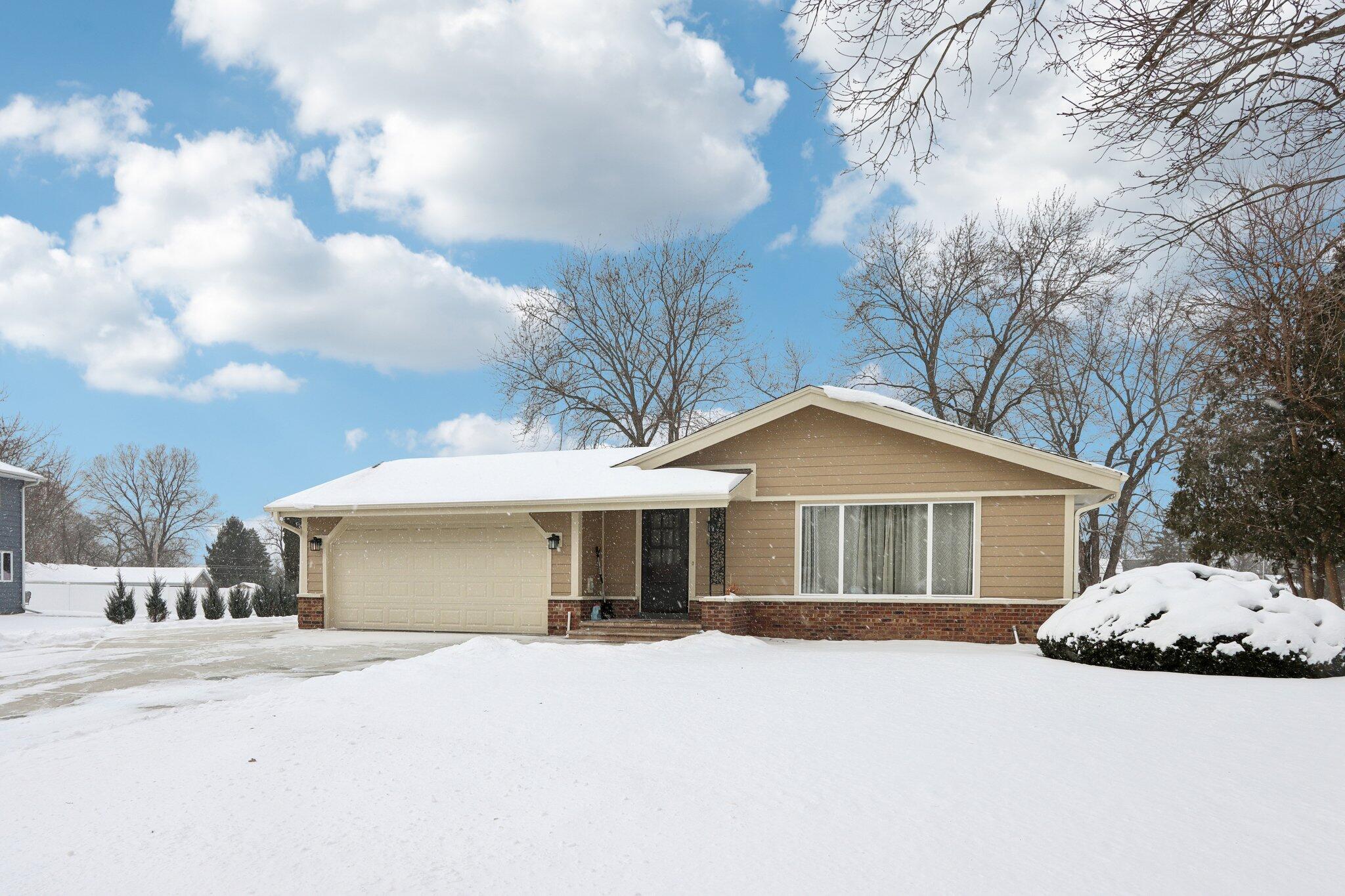 901 Anton Road Hartland, WI 53029 - Photo 45 of 48 Welcome Home!