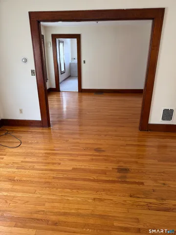 $1,700 | 5 Gardners Lane, Ansonia, CT 06401