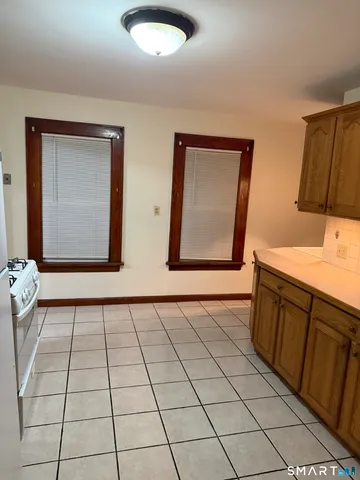 $1,700 | 5 Gardners Lane, Ansonia, CT 06401