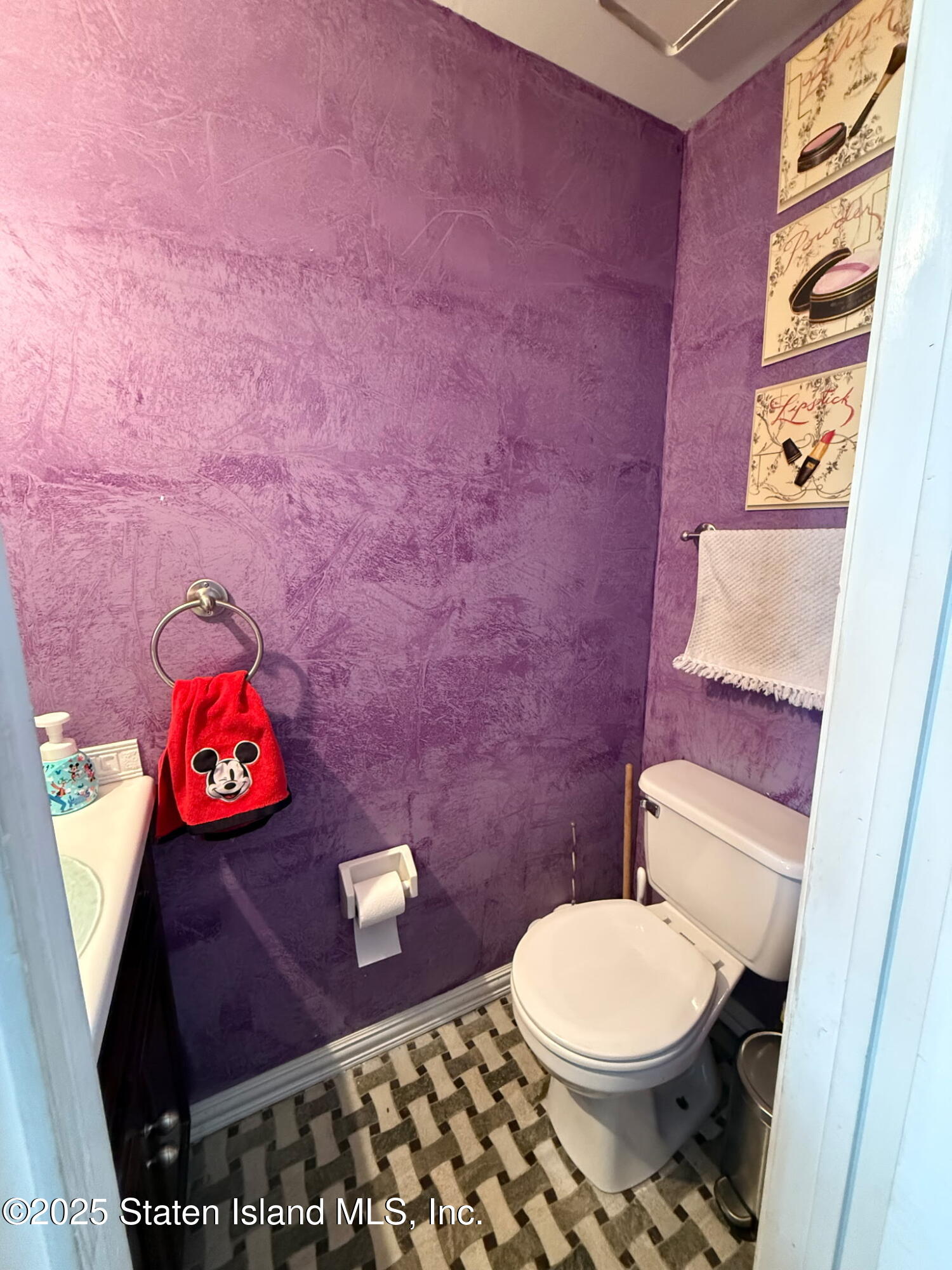 37 Linda Lane Staten Island, NY 10312 - Photo 6 of 20 a bathroom with a toilet and a sink