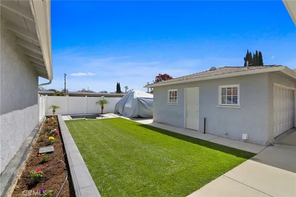 $819,000 | 6154 Ibbetson Avenue, Lakewood, CA 90713