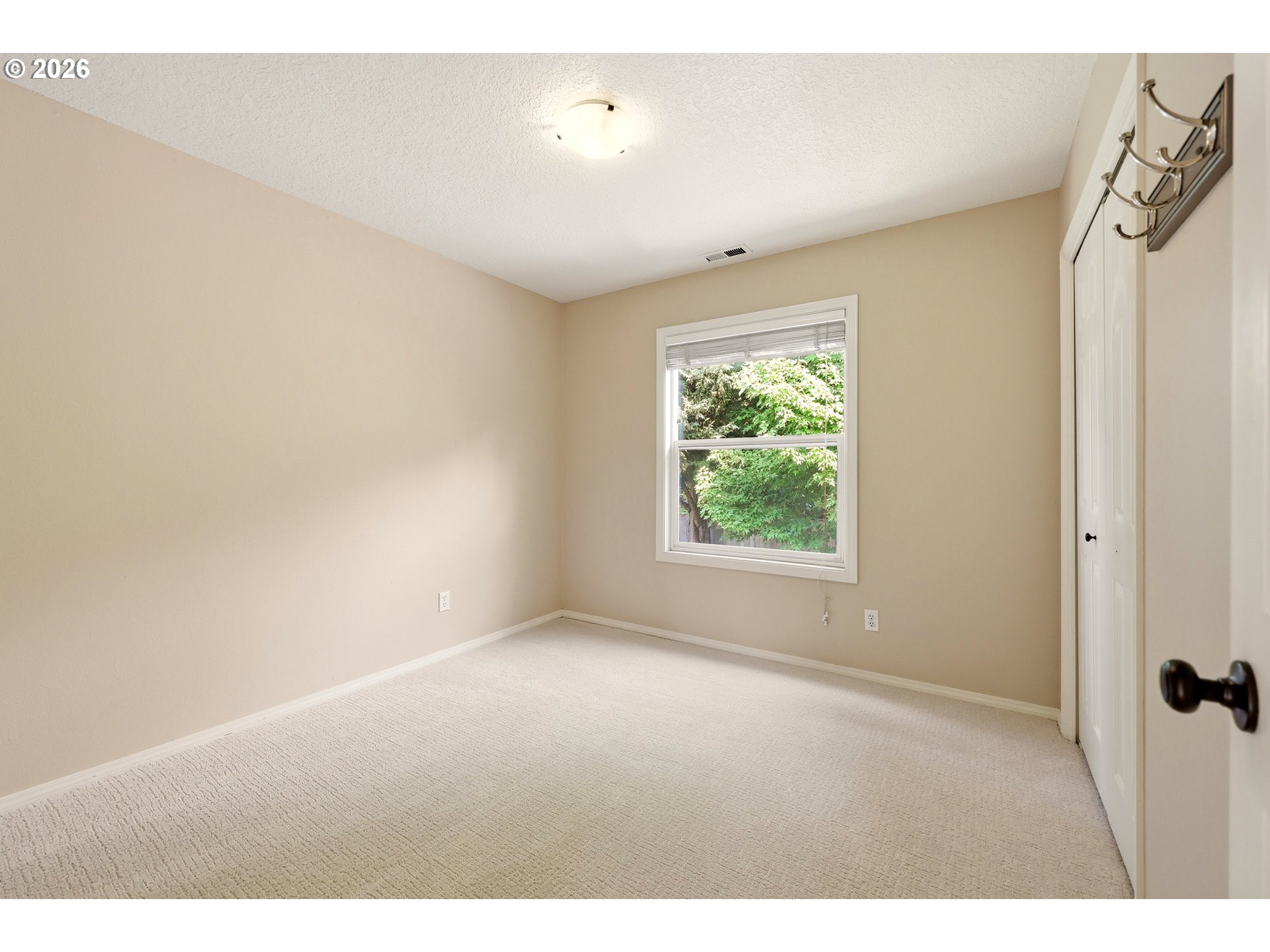 5807 Ridgetop Court Lake Oswego, OR 97035 - Photo 35 of 42 a big room with windows and closet