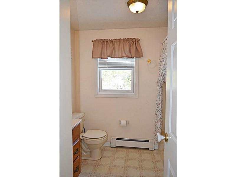 71 Wood Road Gorham, ME 04038 - Photo 9 of 20 Bathroom.