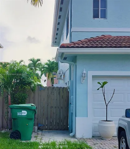 $1,300 | 14552 Southwest 158th Court, Unit 1, Miami, FL 33196