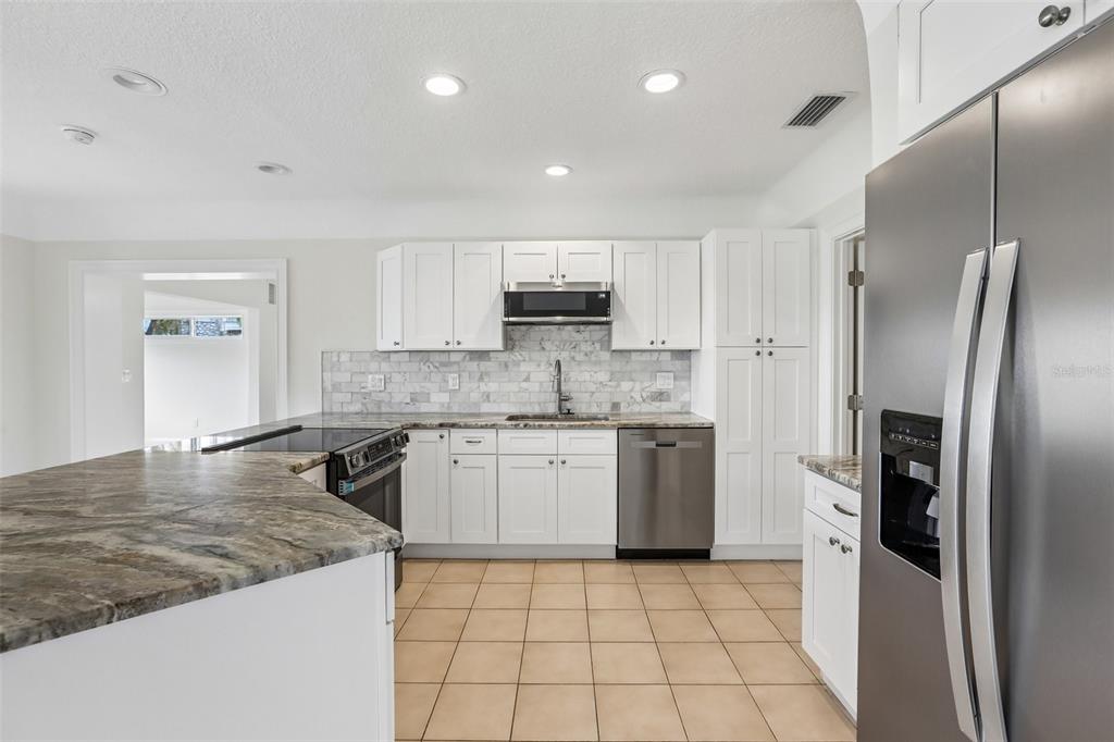 610 Indiana Avenue Crystal Beach, FL 34683 - Photo 13 of 53