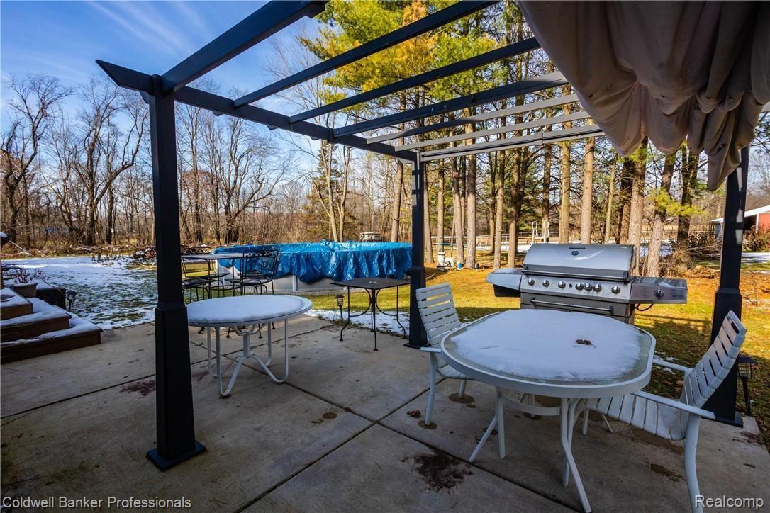 4777 Six Mile Road South Lyon, MI 48178 - Photo 51 of 71 A great place to look over the yard