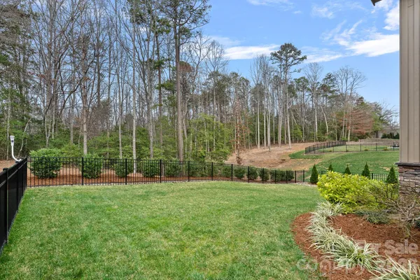 $669,900 | 860 38th Avenue Northeast, Hickory, NC 28601