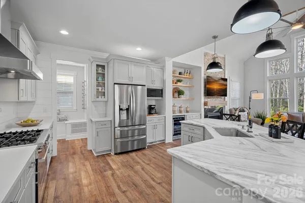 $669,900 | 860 38th Avenue Northeast, Hickory, NC 28601