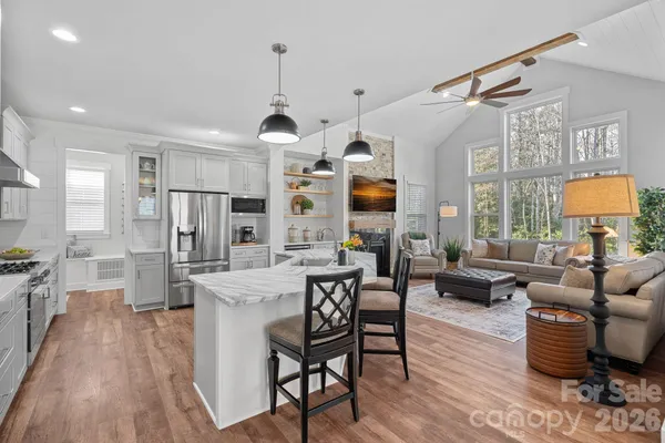 $669,900 | 860 38th Avenue Northeast, Hickory, NC 28601