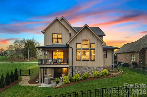 $669,900 | 860 38th Avenue Northeast, Hickory, NC 28601