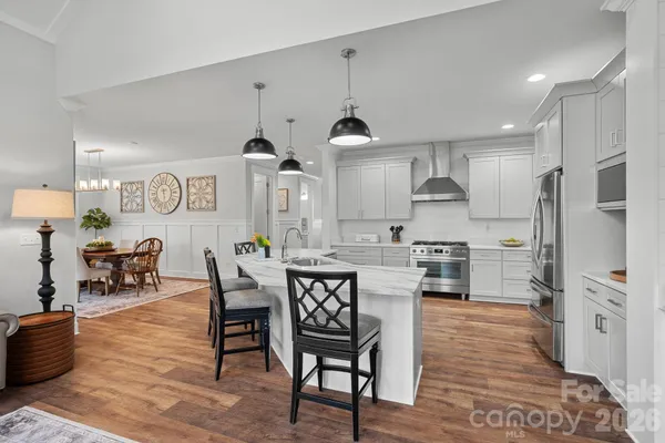 $669,900 | 860 38th Avenue Northeast, Hickory, NC 28601