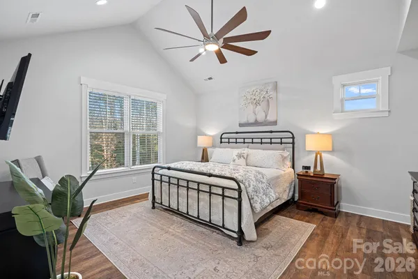 $669,900 | 860 38th Avenue Northeast, Hickory, NC 28601