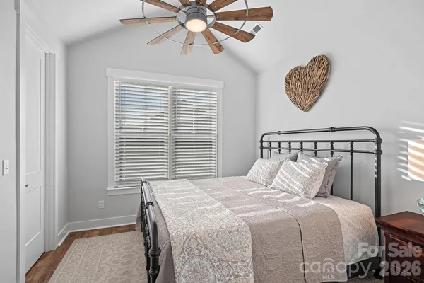 $669,900 | 860 38th Avenue Northeast, Hickory, NC 28601