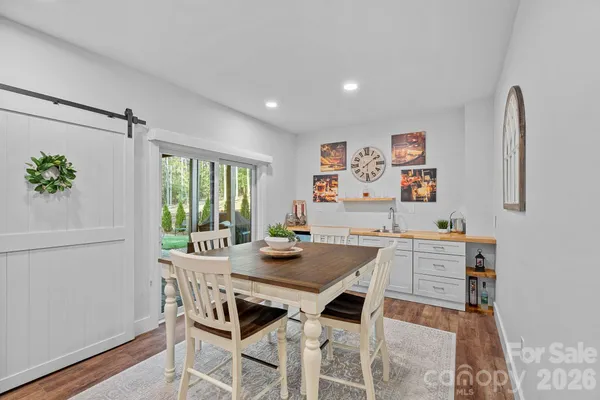 $669,900 | 860 38th Avenue Northeast, Hickory, NC 28601