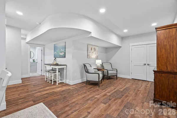 $669,900 | 860 38th Avenue Northeast, Hickory, NC 28601