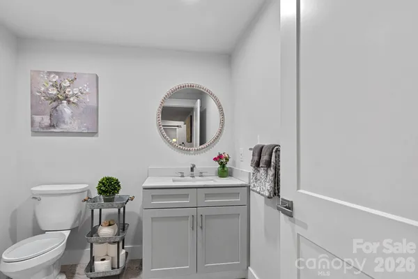 $669,900 | 860 38th Avenue Northeast, Hickory, NC 28601