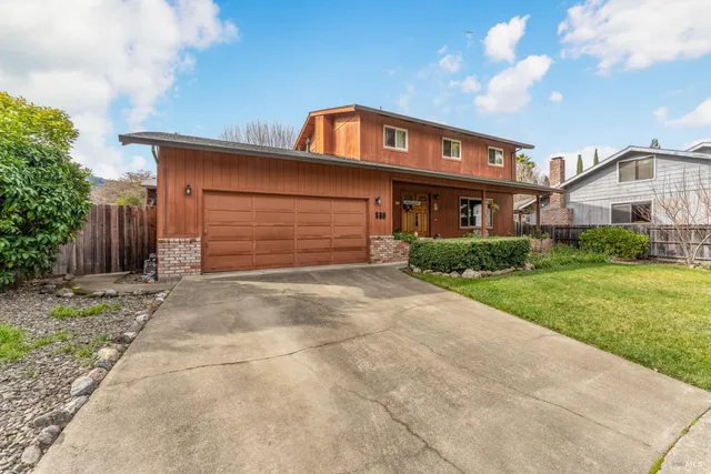 $620,000 | 550 Baywood Court, Ukiah, CA 95482