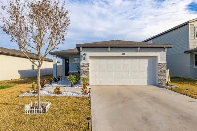 $2,350 | 2316 East Newsome Road, Plant City, FL 33565