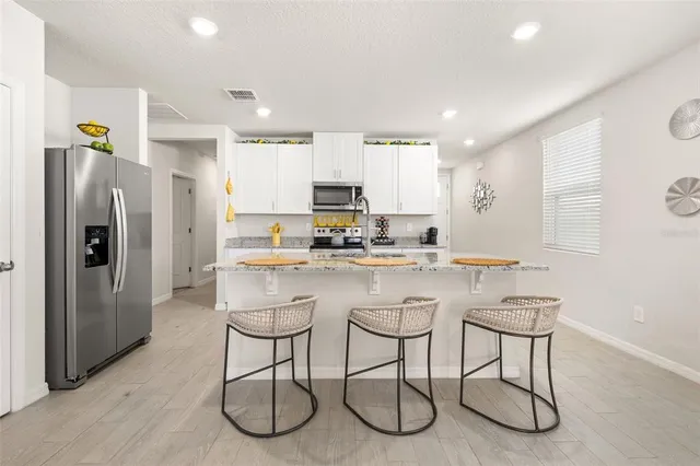 $2,350 | 2316 East Newsome Road, Plant City, FL 33565