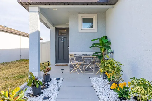 $2,350 | 2316 East Newsome Road, Plant City, FL 33565